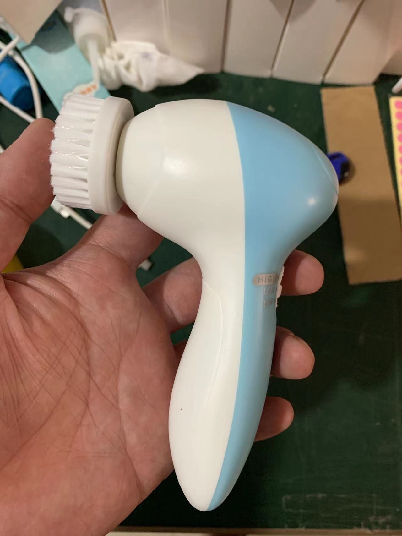 جهاز تنظيف وتدليك الوجه 5 في 1