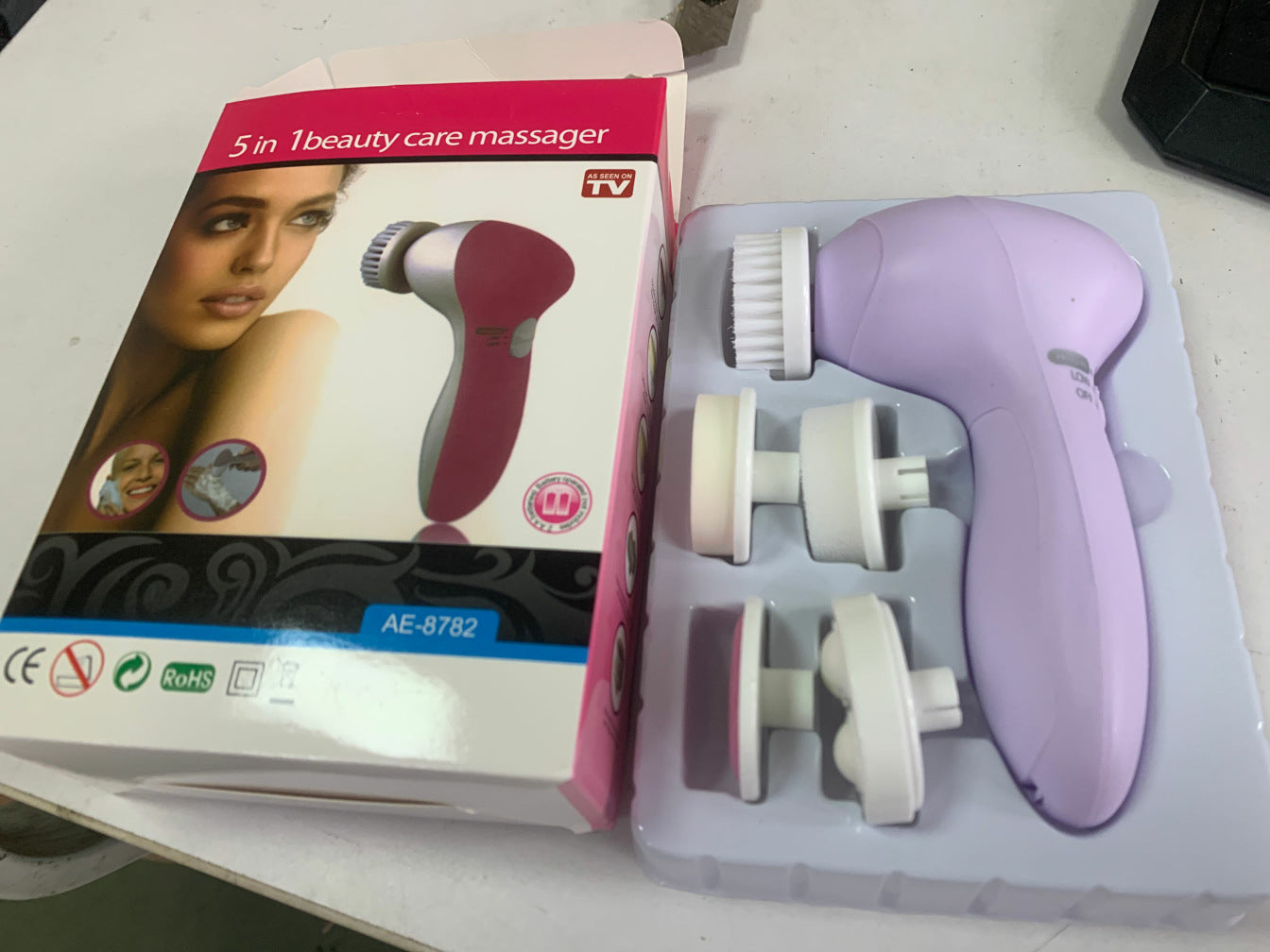 جهاز تنظيف وتدليك الوجه 5 في 1